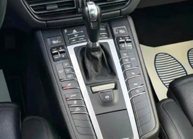 PORSCHE Macan usata, con USB