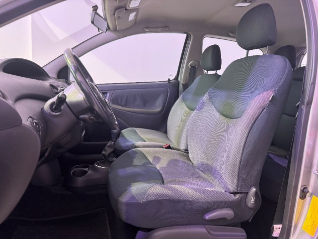 TOYOTA Yaris usata 15