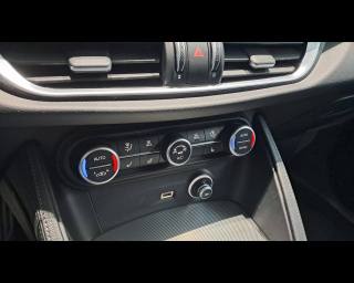 ALFA ROMEO Stelvio usata, con Autoradio digitale