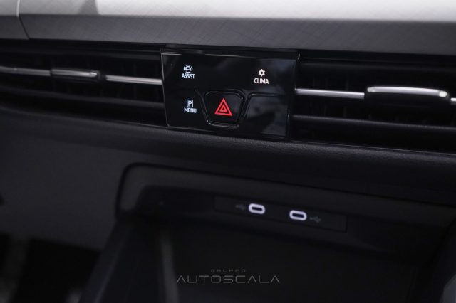 VOLKSWAGEN Golf Variant usata, con Touch screen