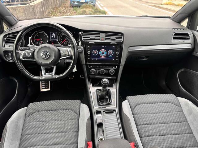 VOLKSWAGEN Golf usata, con USB