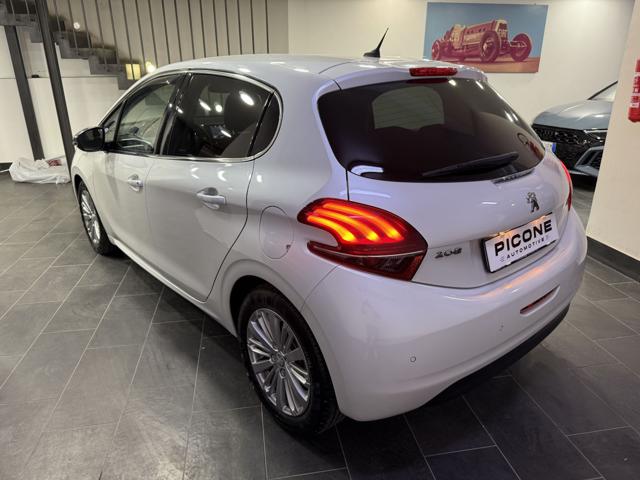 PEUGEOT 208 usata, con Boardcomputer