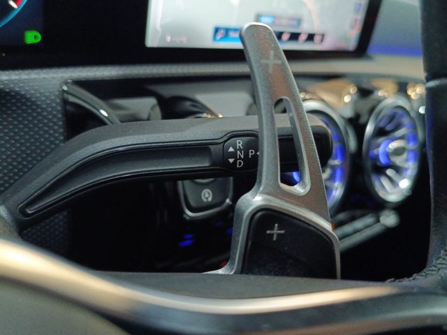 MERCEDES-BENZ A 180 usata, con Frenata d