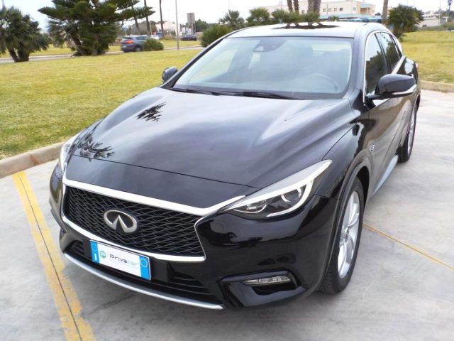 INFINITI Q30 usata, con Airbag Passeggero