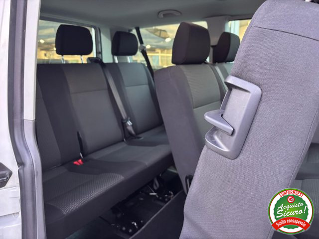 VOLKSWAGEN Caravelle usata, con Vivavoce