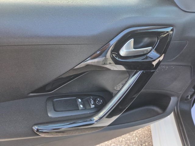 PEUGEOT 208 usata, con Servosterzo