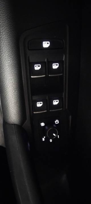 VOLKSWAGEN Tiguan Allspace usata, con Airbag testa