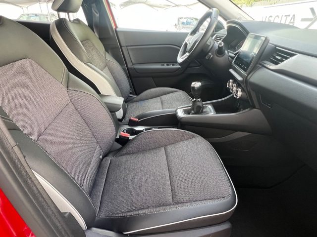 RENAULT Captur usata, con Touch screen