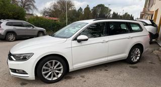 VOLKSWAGEN Passat Variant usata 23