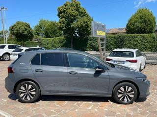 VOLKSWAGEN Golf usata, con Autoradio