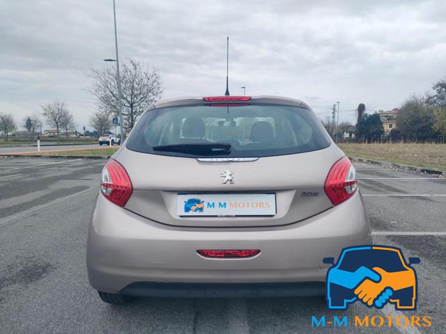 PEUGEOT 208 usata, con Autoradio