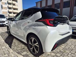 TOYOTA Yaris usata, con Airbag laterali