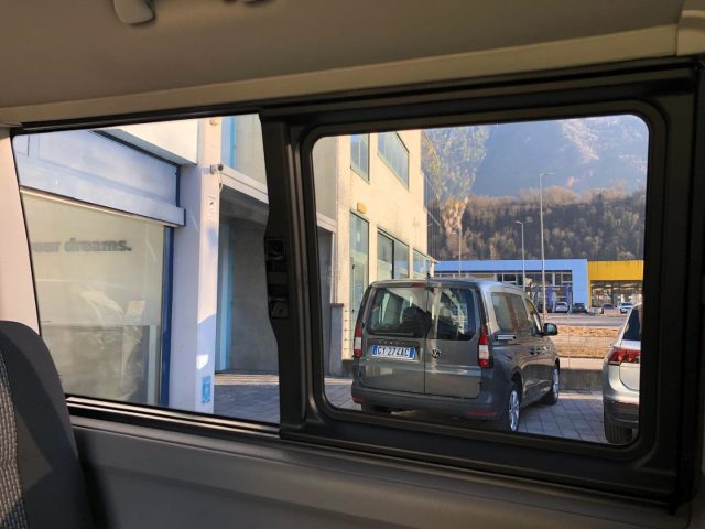 VOLKSWAGEN Caravelle usata 40