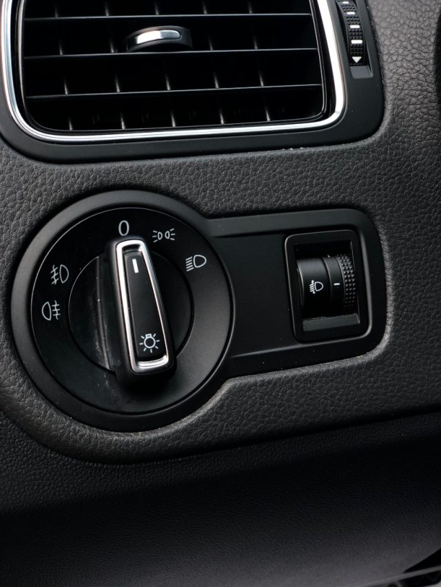 VOLKSWAGEN Polo usata, con Sensori di parcheggio posteriori