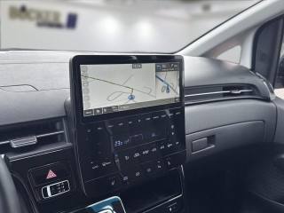 HYUNDAI Staria usata, con Autoradio