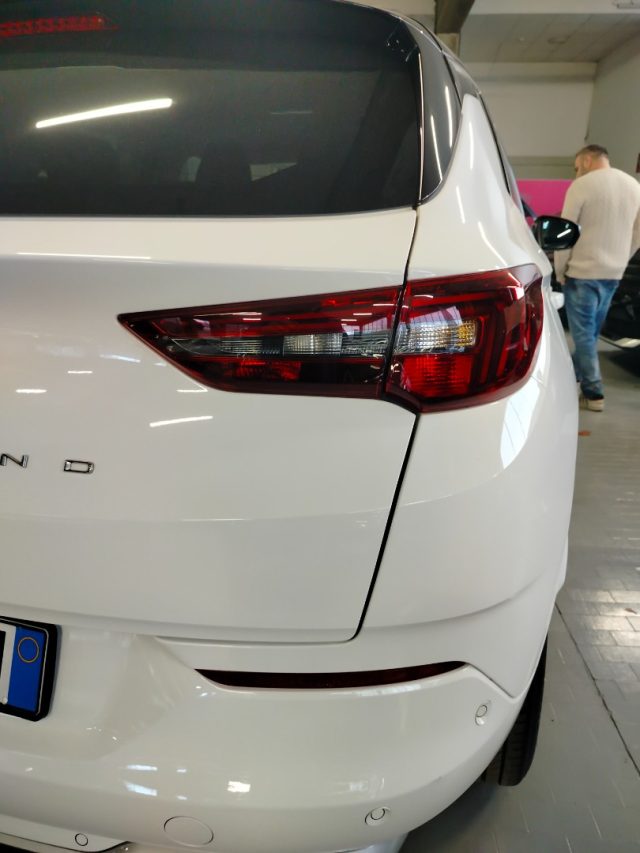 OPEL Grandland usata, con Fari LED