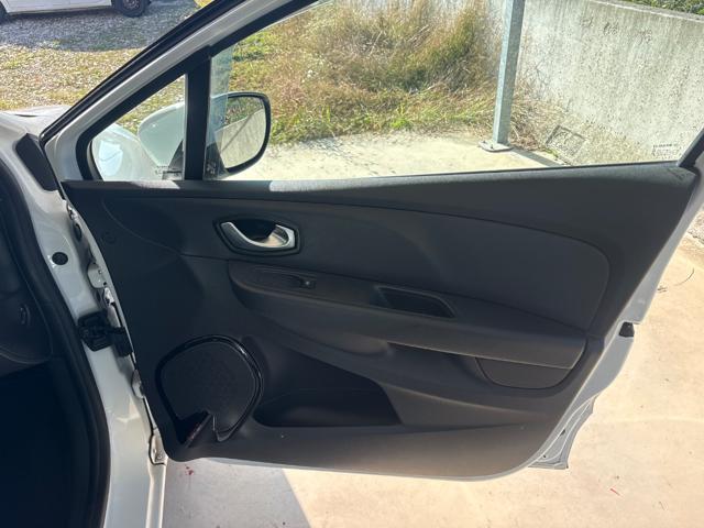 RENAULT Clio usata, con Specchietti laterali elettrici