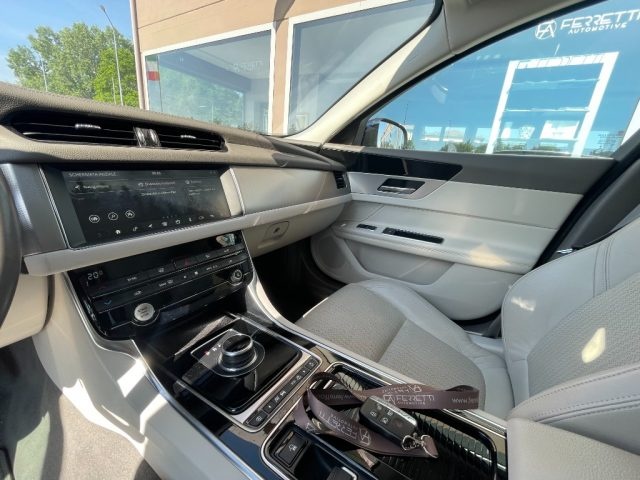 JAGUAR XF usata, con Airbag laterali