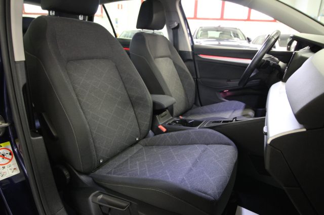 VOLKSWAGEN Golf usata, con USB