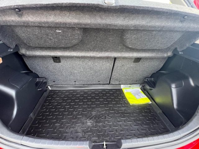 TOYOTA Yaris usata, con Bracciolo