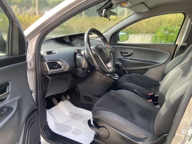 LANCIA Ypsilon usata, con MP3