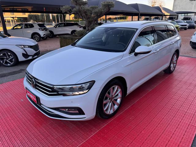 VOLKSWAGEN Passat Variant usata, con Airbag laterali