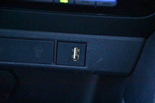 TOYOTA Yaris usata, con Volante in pelle