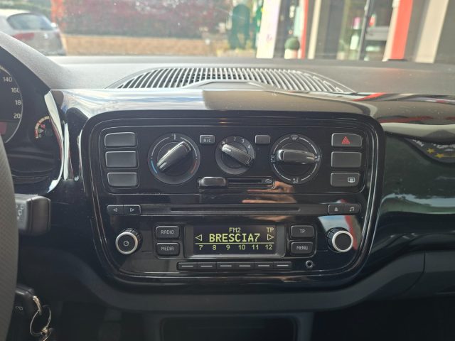 VOLKSWAGEN up! usata 23