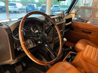 LAND ROVER Defender usata 9