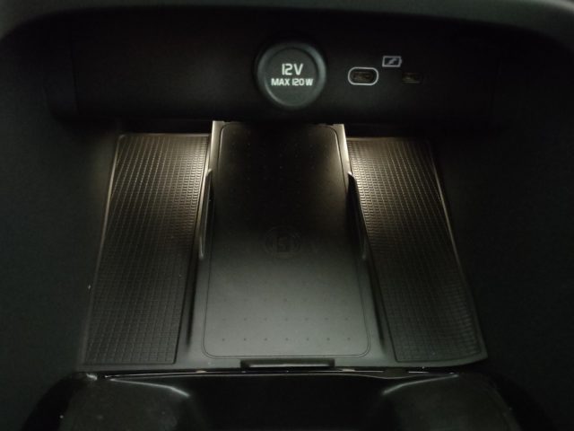 VOLVO XC40 usata, con USB