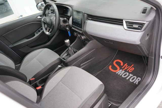 RENAULT Clio usata, con Touch screen