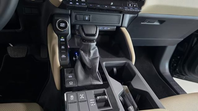 TOYOTA Land Cruiser usata, con Boardcomputer