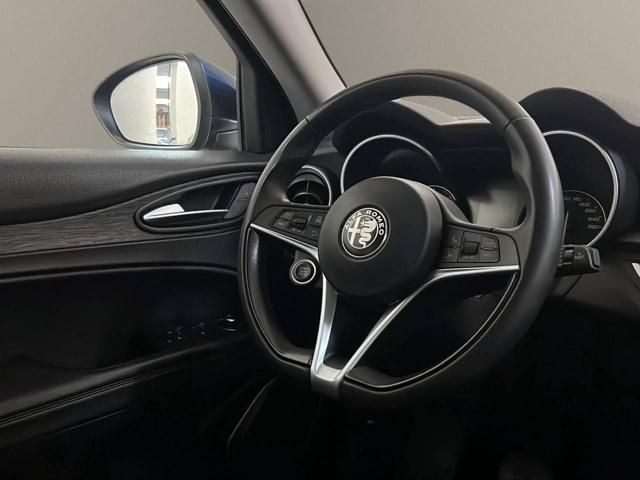ALFA ROMEO Stelvio usata, con Sedile posteriore sdoppiato