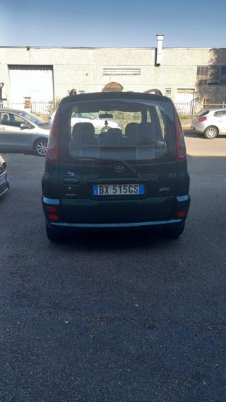 TOYOTA Yaris usata, con Servosterzo