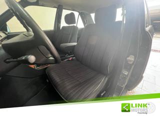 MERCEDES-BENZ E 200 usata 19