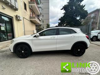 MERCEDES-BENZ GLA 180 usata 12