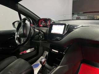 PEUGEOT 208 usata, con Autoradio