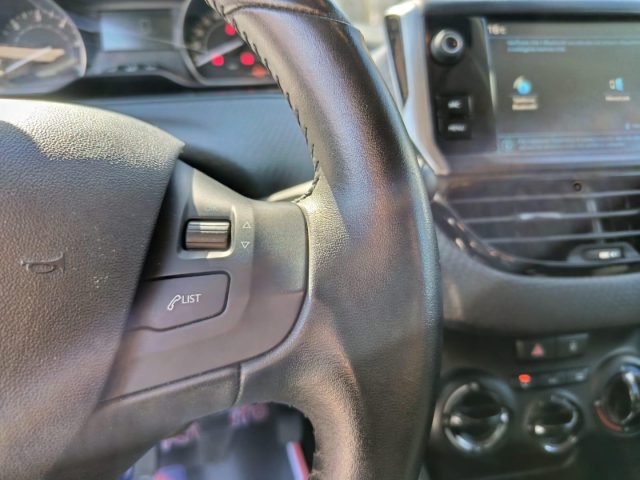 PEUGEOT 208 usata, con Controllo automatico clima