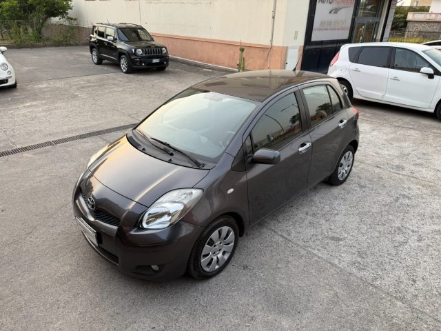TOYOTA Yaris usata, con Sedile posteriore sdoppiato