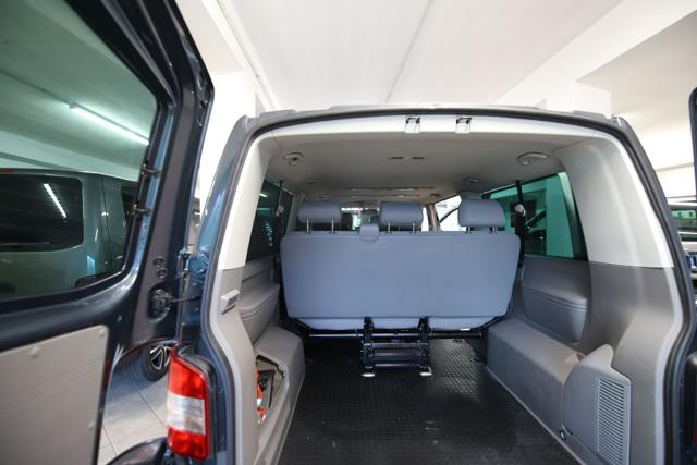 VOLKSWAGEN Caravelle usata 9