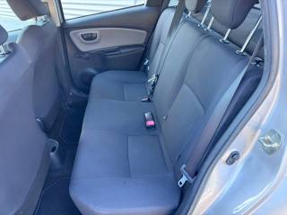 TOYOTA Yaris usata 16