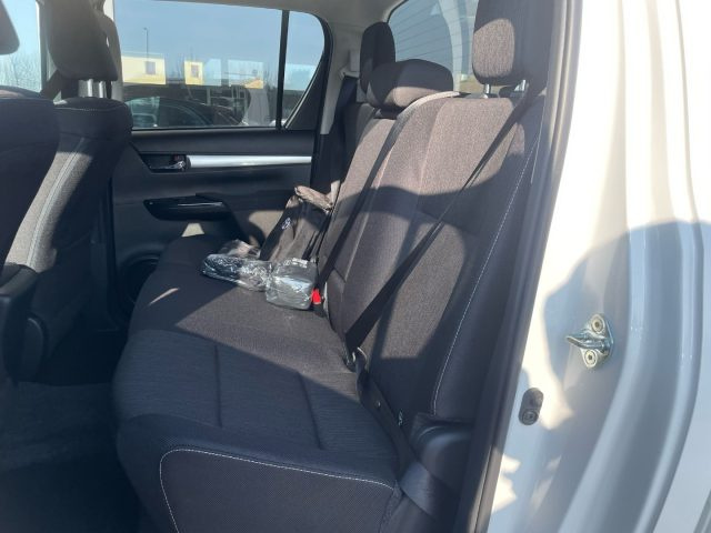 TOYOTA Hilux usata, con Autoradio digitale
