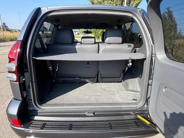 TOYOTA Land Cruiser usata 23