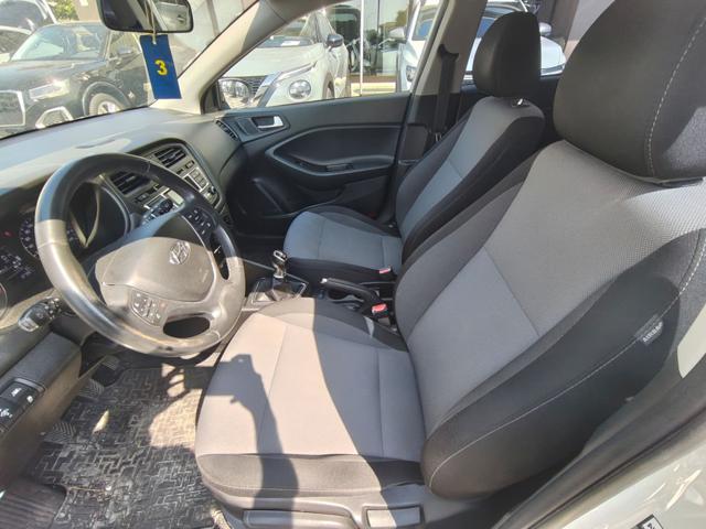 HYUNDAI i20 usata, con Alzacristalli elettrici