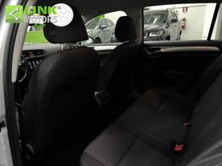 VOLKSWAGEN Golf usata, con USB