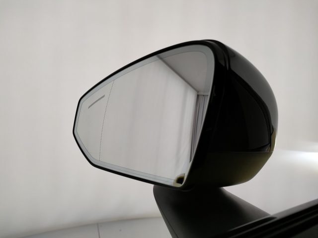 VOLVO EX30 usata, con Autoradio digitale