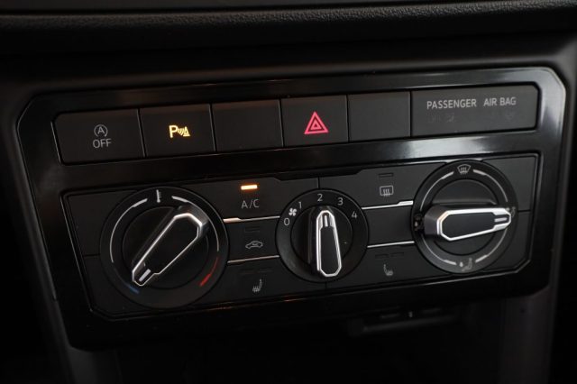 VOLKSWAGEN T-Cross usata 9