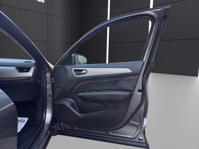 RENAULT Arkana usata, con USB