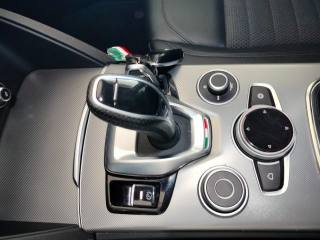 ALFA ROMEO Stelvio usata, con Specchietti laterali elettrici
