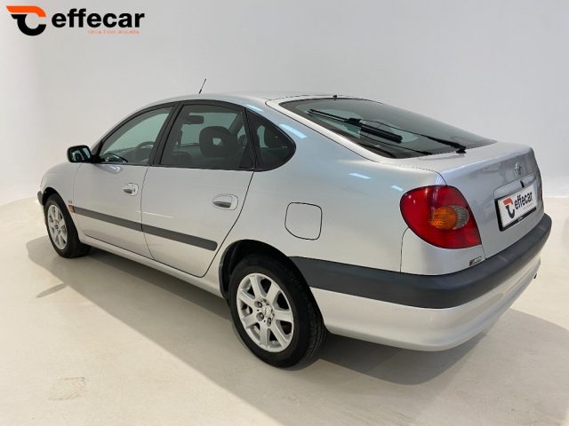 TOYOTA Avensis usata, con Alzacristalli elettrici